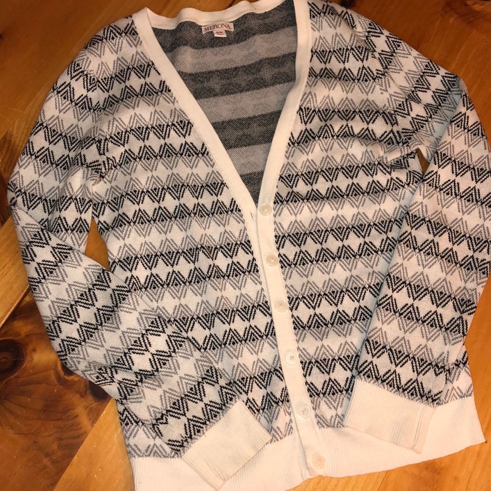 Patterned Cardigan size medium